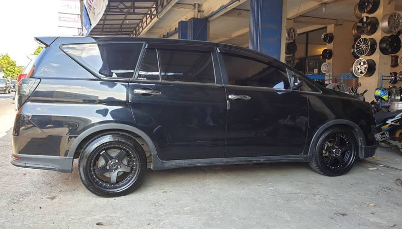 Toyota Kijang Innova On GT5 Matte Black 18x8.5/9.5 5x11.4 3 By JF Luxury