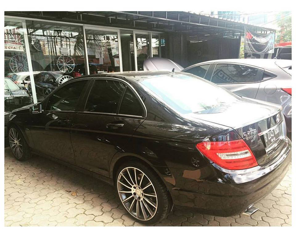 T1017 - SL63 19x8,5-9,5 5x112 2