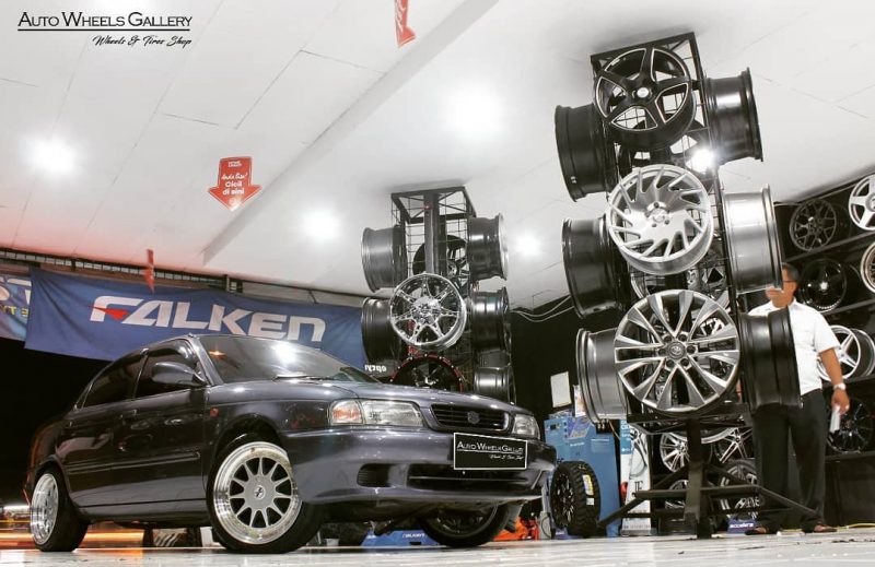 HARTGE 17x7.5/8.5 | 8x100-114,3 | +38/30 Accelera PHIR 235/50/18