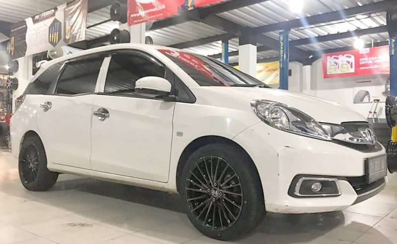 Model : Majorca Size : 17x7.5 | 8x100/114.3  By JF Luxury