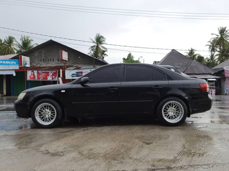 BUGEL • size : 17 x 8.5 - 9.5 • pcd : 4 x 100 / 114.3 • et : • finishing : silver machine face