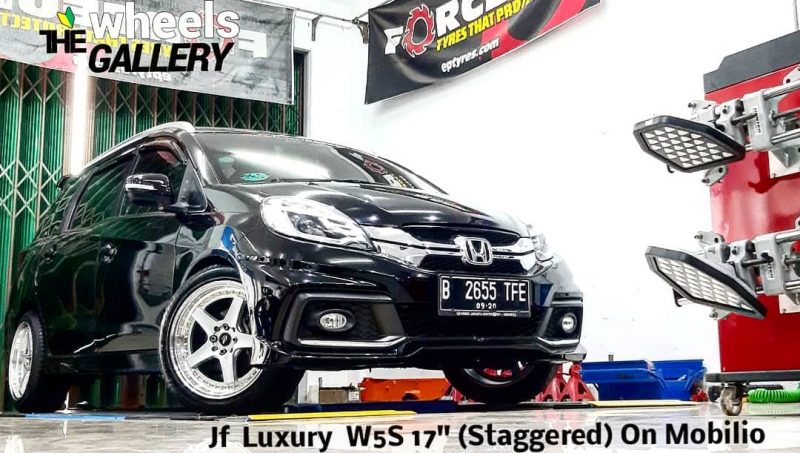 Honda Mobilio On Ziestance W5S 17x7.5/8.5 8x100/114.3 By JF Luxury