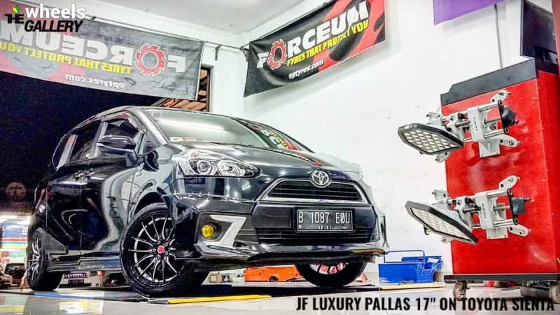 Jf luxury pallas 17x7.5| 5X100| +38  With @falken 914 205/50/17