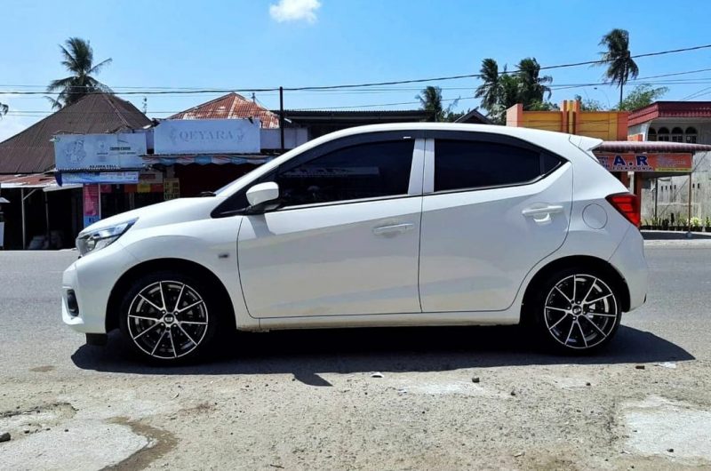 Colors : Black MF/M Undercut/Cr