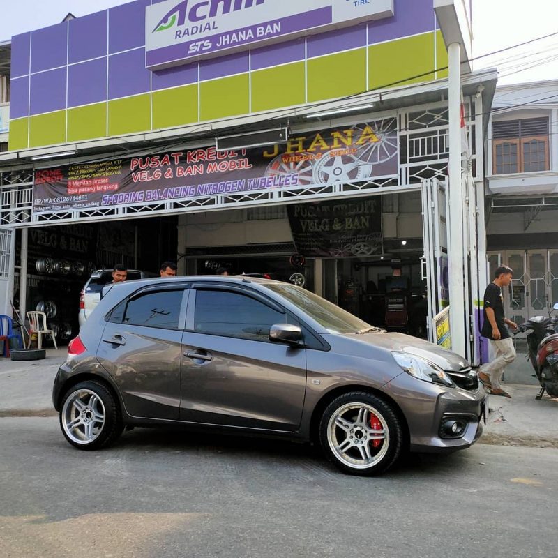 Honda Brio On SPX Silver Machine Face/Lip/Gold Rivets 15x7.0/8.5 8x100/114.3 By JF Luxury