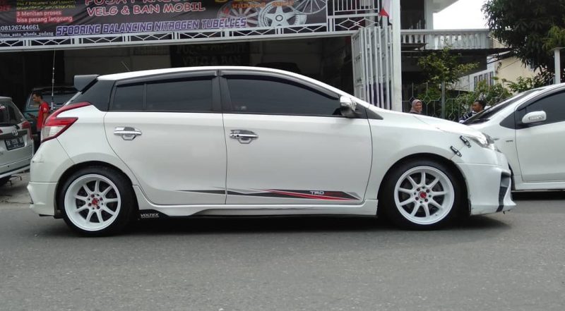 Toyota Yaris On D9R White 15x7.0/8.5 8x100/114.3 By JF Luxury