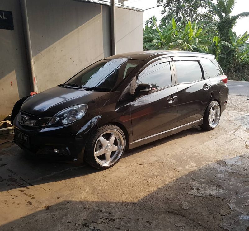 Honda Mobilio On Atev Silver Machine Lip 17x7.5/8.5 By JF Luxury
