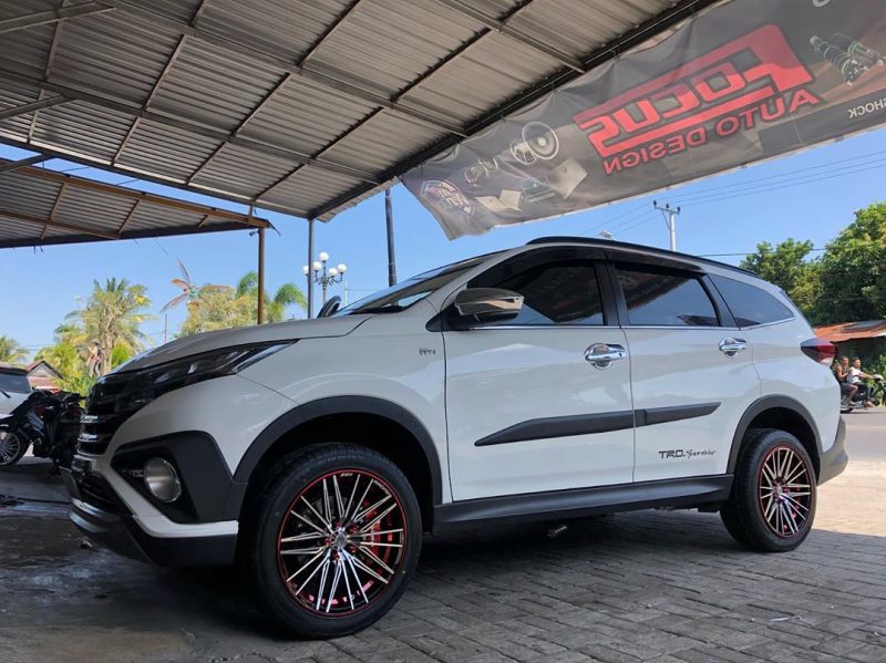 Toyota Rush On NEW DOJO 18x8.0 5x114.3 +35 By JF Luxury Wheels