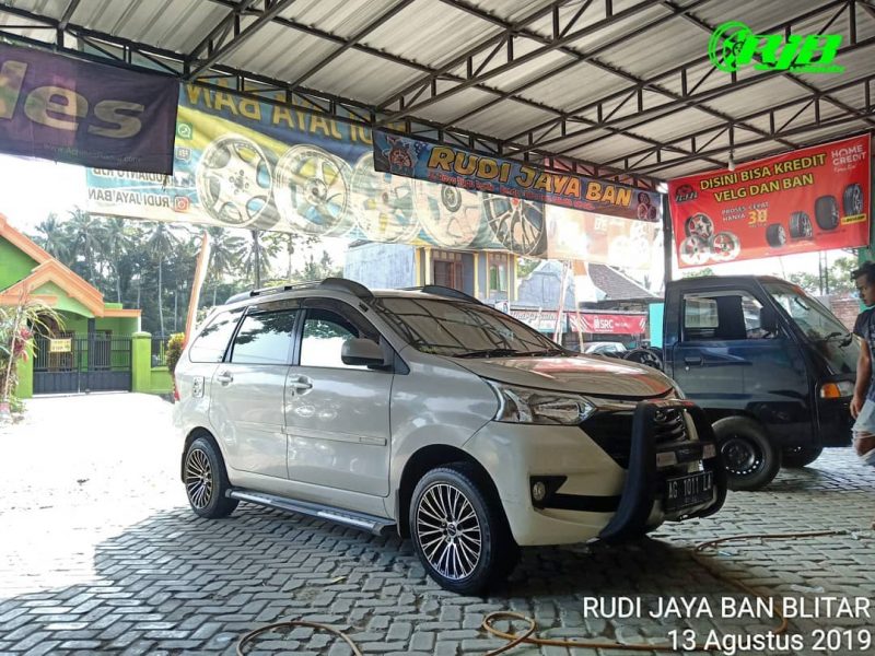 Daihatsu Xenia On LS2 Black Machine Face/Black Polish 16x7.0/8.0 8x100/114.3 +38 +30 By JF Luxury Wheels