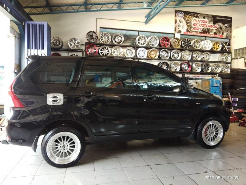 Daihatsu Xenia On SEVEN 17x8.0/9.0 8x100/114.3 By JF Luxury