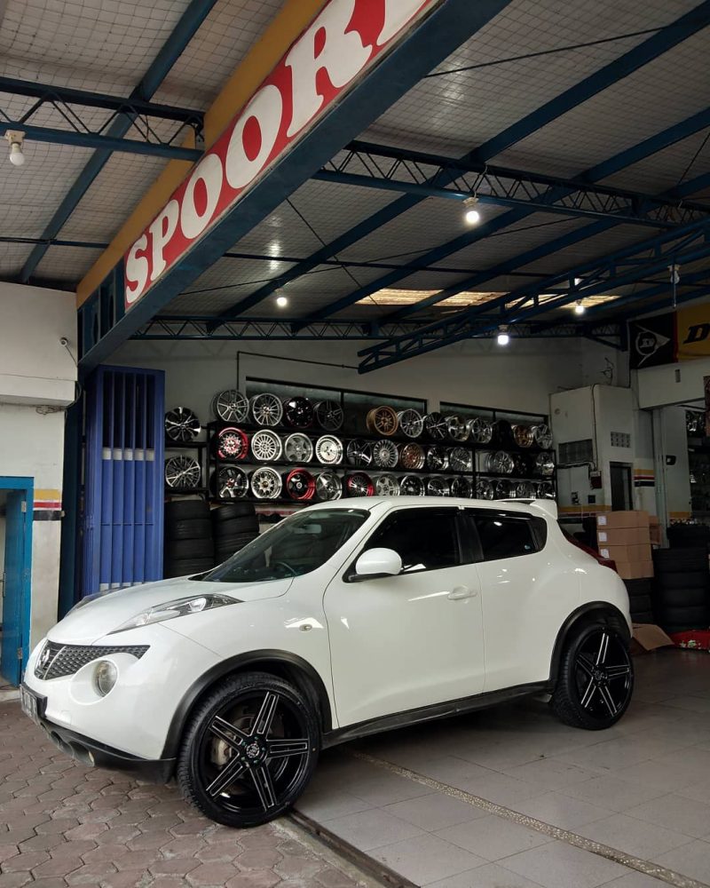 Nissan Juke On FIVE STAR Gloss Black Milling 20x8.5/8.5 5x114.3 +40 +35 By JF Luxury Wheels