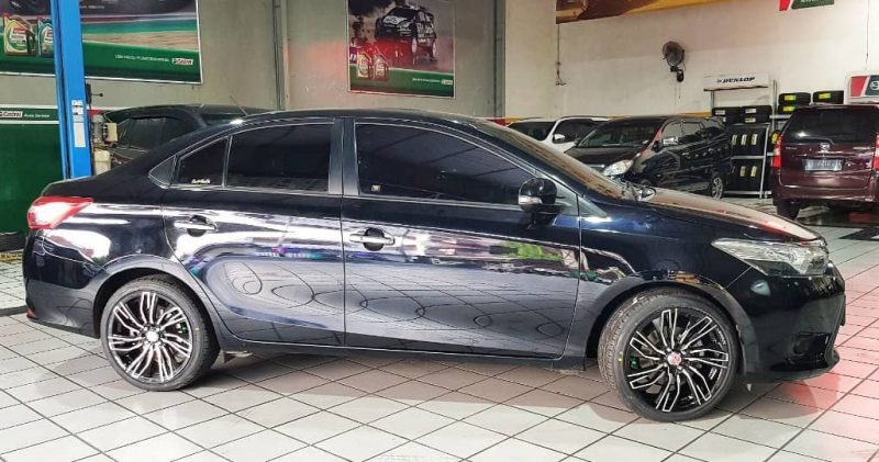 Toyota Vios On Conquista 17x7.5 8x100/114.3 +42 By JF Luxury Wheels