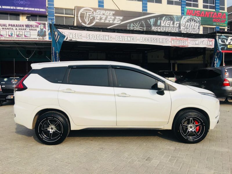 Mitsubishi Xpander On WELD B+WM+PCD+EL 18x9.0-10.0 5x114.3 +25 +25