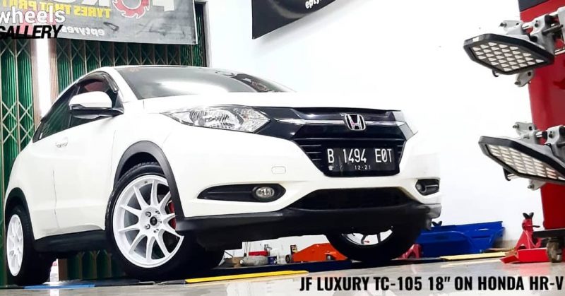 Honda Hrv On TC105 White 18x8.5 5x114,3 By JF Luxury Wheels