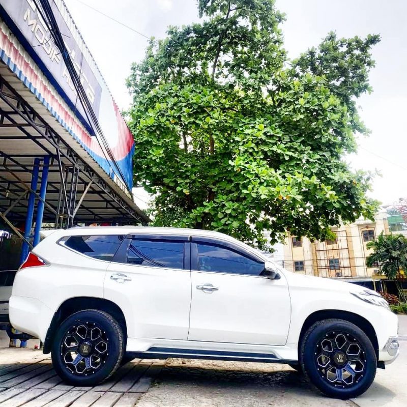 Colors : Gloss Black Milling