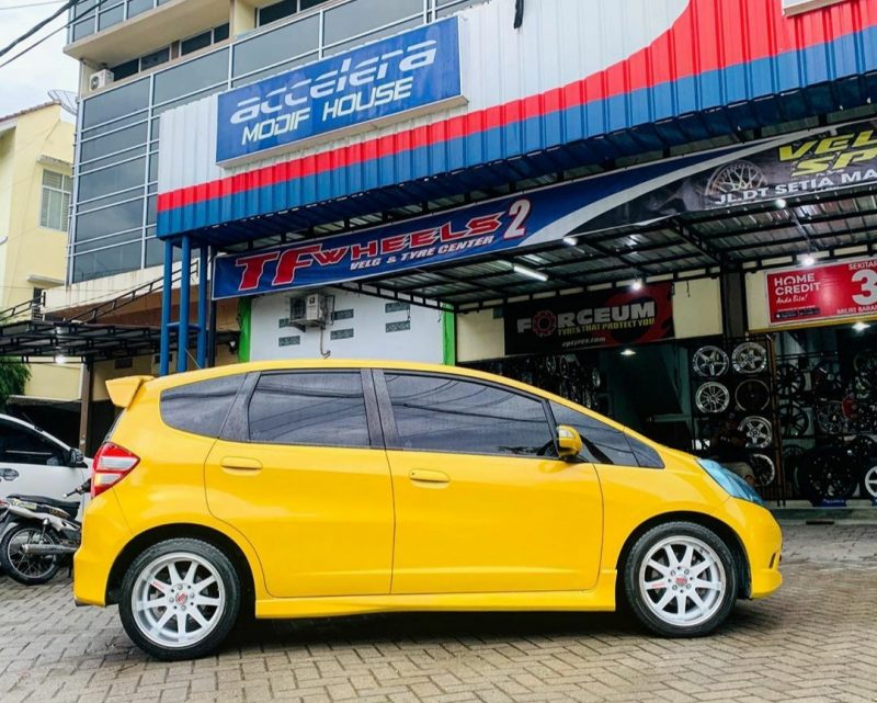 Honda Jazz On DECOR White Machine Lip 16x7.0/8.5 8x100/114.3 +40 +30