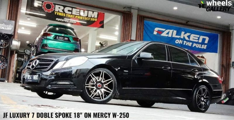 Mercy W-250 On 7 DOUBLE SPOKE 18x8.5 5x112 +45