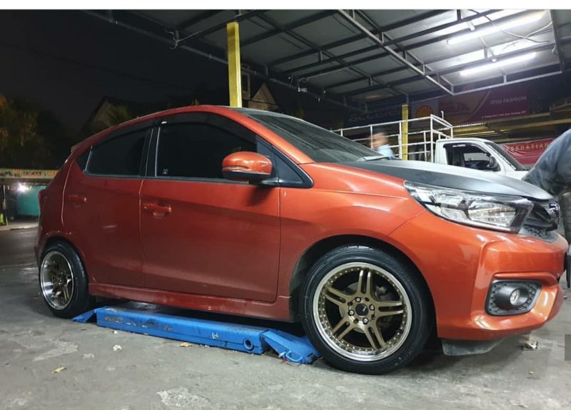 Color : Bronze Machine Lip/Chrome Rivet