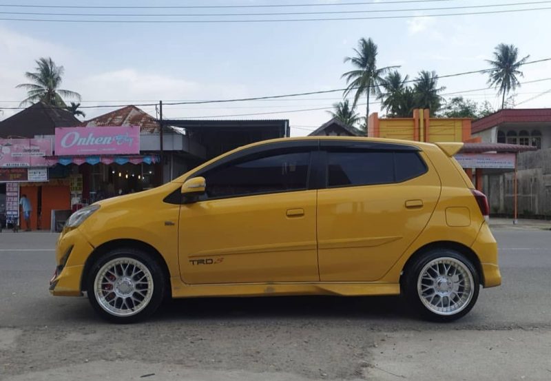 Color : Silver Machine Lip/Gold Rivets