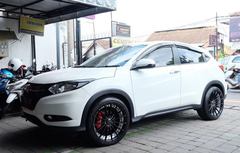 Honda HRV On JF ADV1 20x8.5/9.5 5x114.3