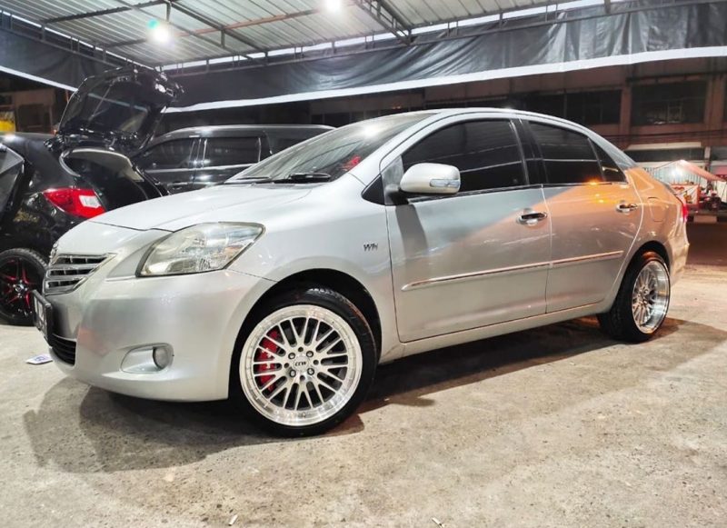 Colors : Silver Machine Face/Lip/Chrome Rivets