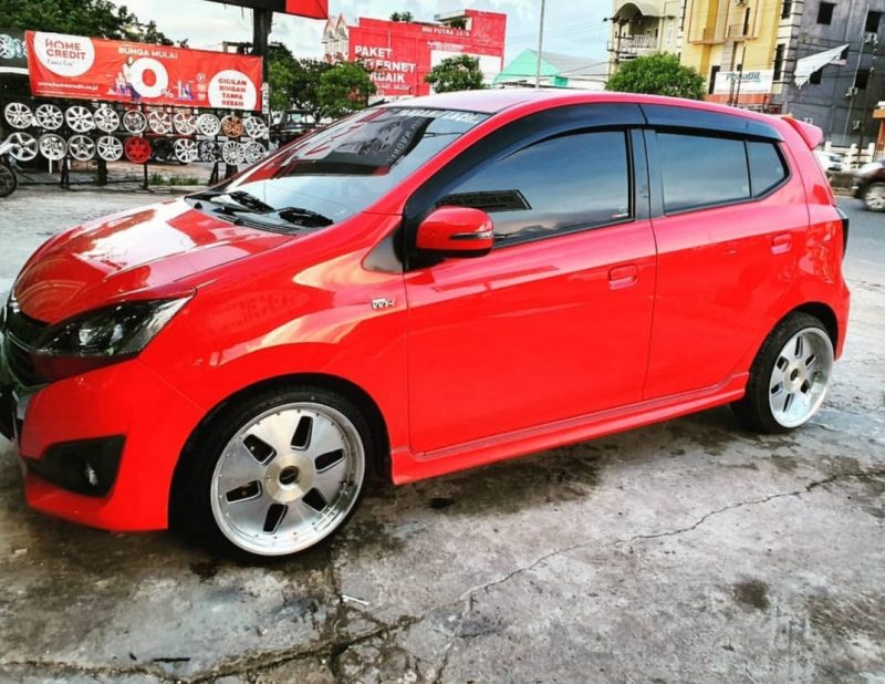 Colors : Silver Machine Face/Lip+Chrome Rivets