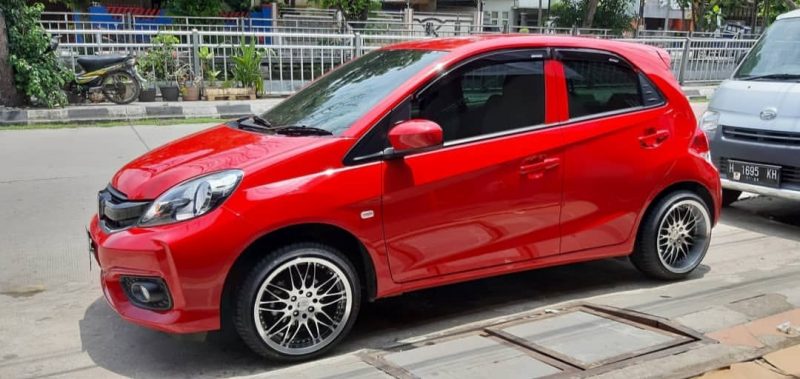 Colors : Black Machine Face/Lip/Chrome Rivets