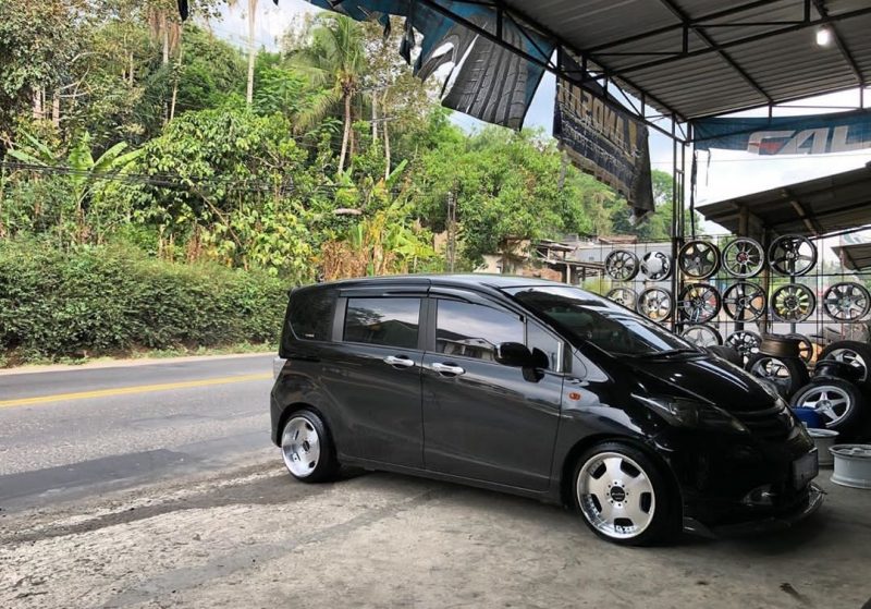 Colors : Silver Machine Face/Lip+Chrome Rivets