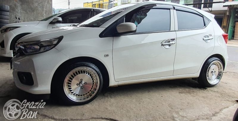 Colors ; Silver Machine Face/Lip/Chrome Rivet