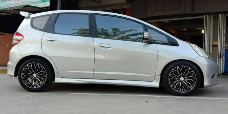 Colors : Black Full Machine Face