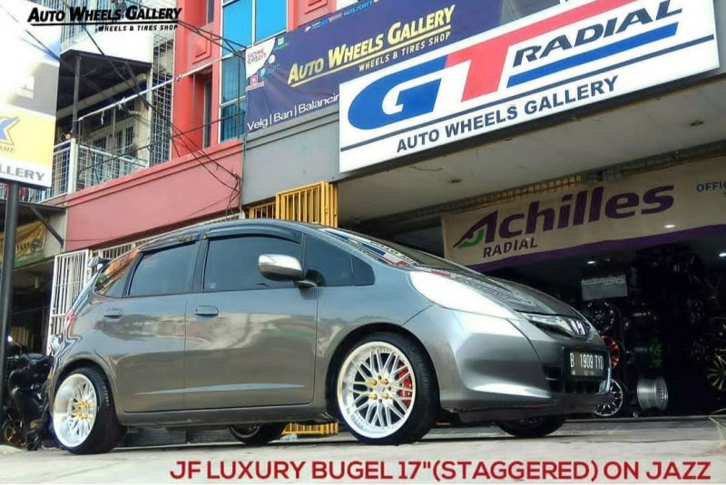 Colors : Silver Machine Face/Lip/Chrome Rivets