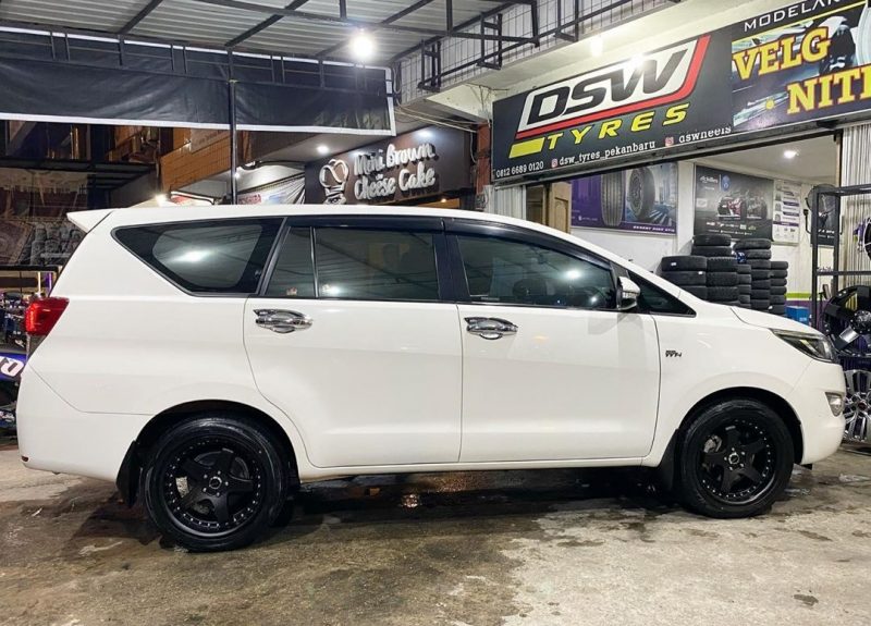 Colors : Matte Black+Chrome Rivets