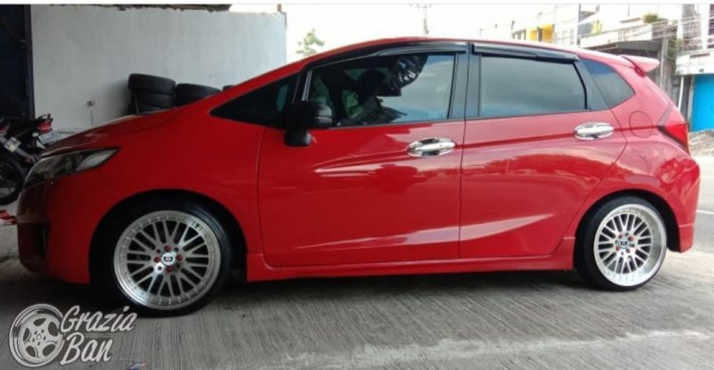 Colors : Silver Machine Face/Lip/Chrome Rivet