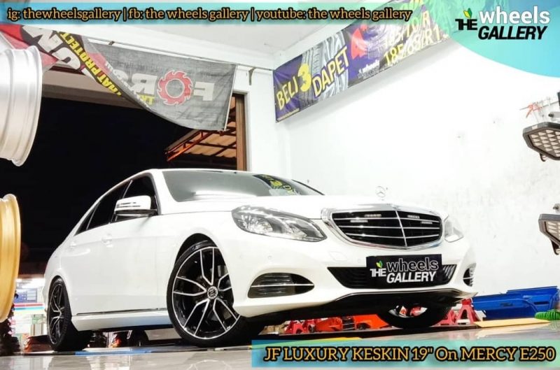 Colors : Black Polish