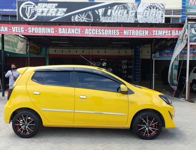 Colors : Black MF/Red Undercut