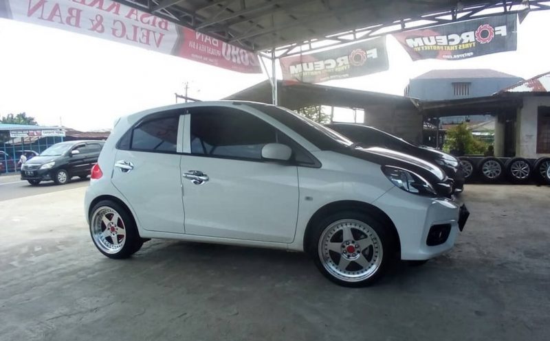 Colors : Black Machine Face/Lip+Black Rivet