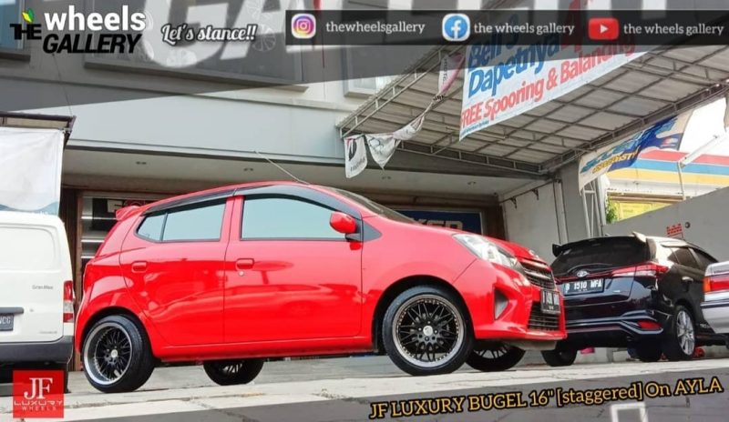 Colors : Matte Black Machine Lip/Gloss Black Coating/Gold Rivets