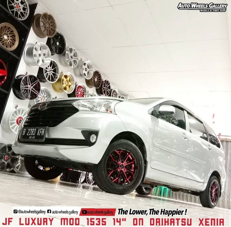 Colors : Black Machine Face/Red Undercut Machine