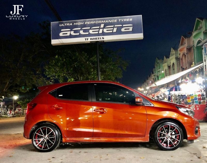 Colors : Black MF/Red UndercutCR