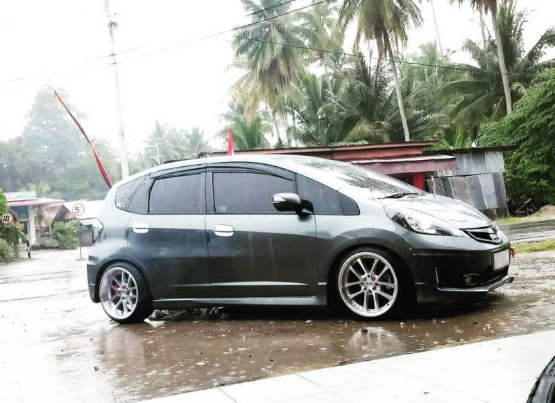 Colors : Silver Machine Face/Lip/Chrome Rivets