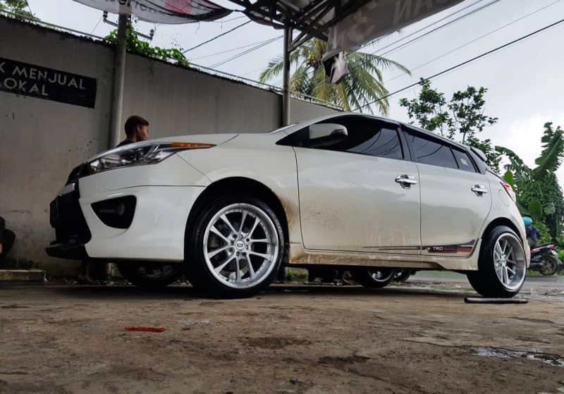 Colors : Silver Machine Face/Lip/Chrome Rivets