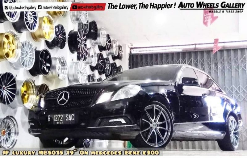 Colors : Grey Machine Face