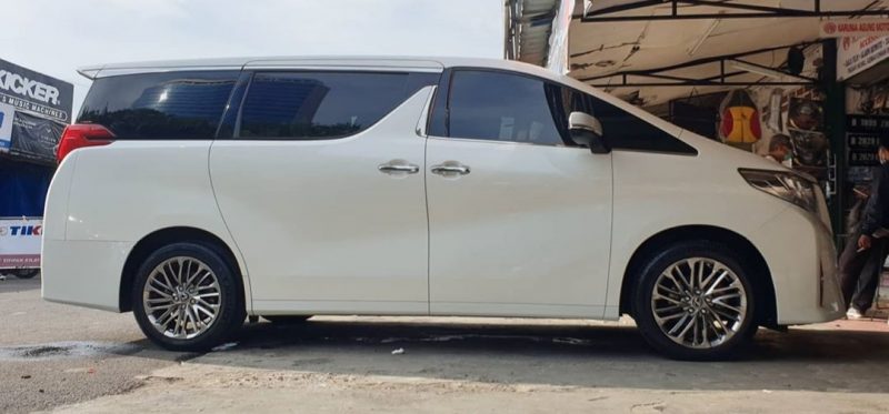 Colors : Hyper Black