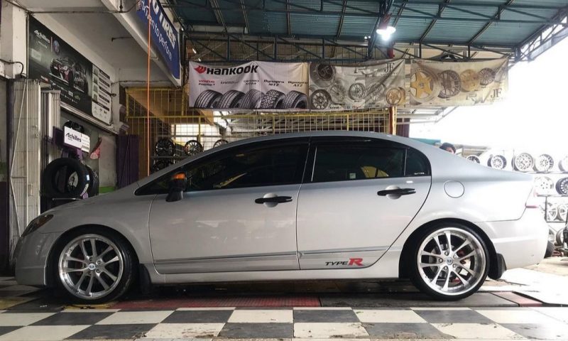 Colors : Silver Machine Face/Lip/Chrome Rivet