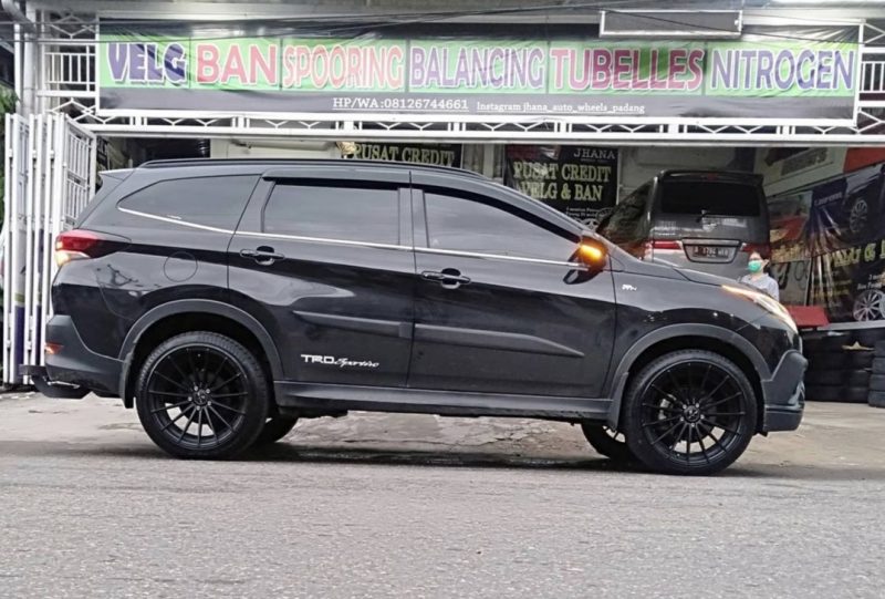 Colors : Satin Black