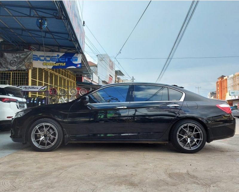 Colors : Hyper Black