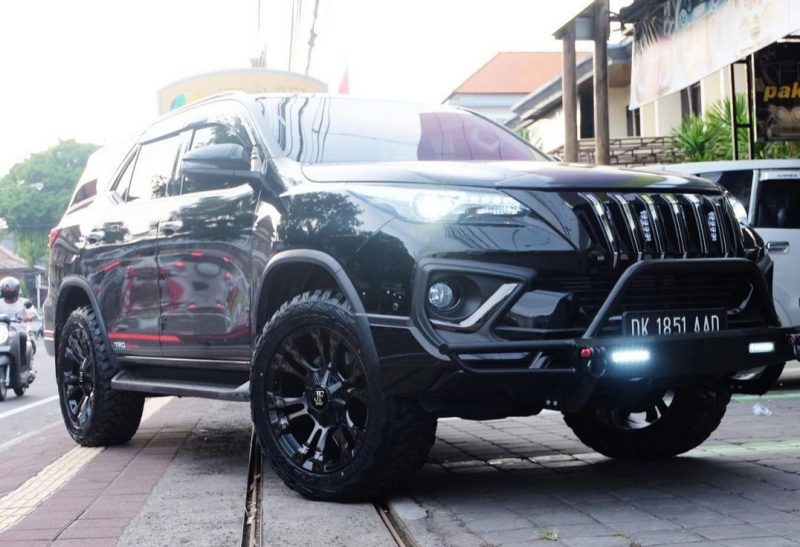 Colors : Satin Black Double Dark Tint/Black Rivet