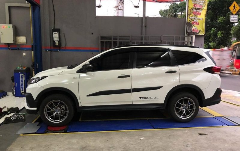 Colors : Hyper Black